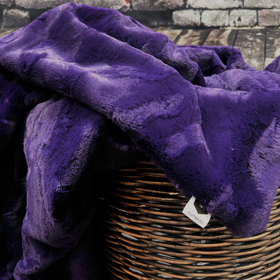 Everyday Bee Luxe Blanket Plush - Eggplant