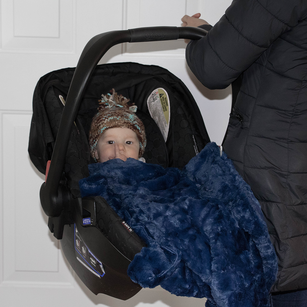 bumblito - baby bee luxe plush blanket - Navy color - navy blue blanket - baby blanket - toddler blanket