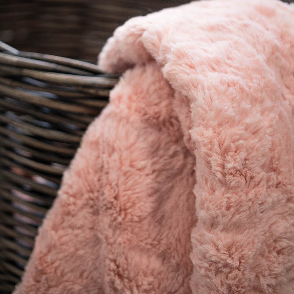 bumblito - Plush Blanket - Everyday Plush Luxury Blanket - Blossom pink color two person soft blanket - large extra soft warm blanket - pink super soft blanket