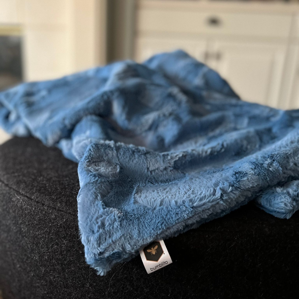 Bee Luxe Plush Blanket - Bluebell