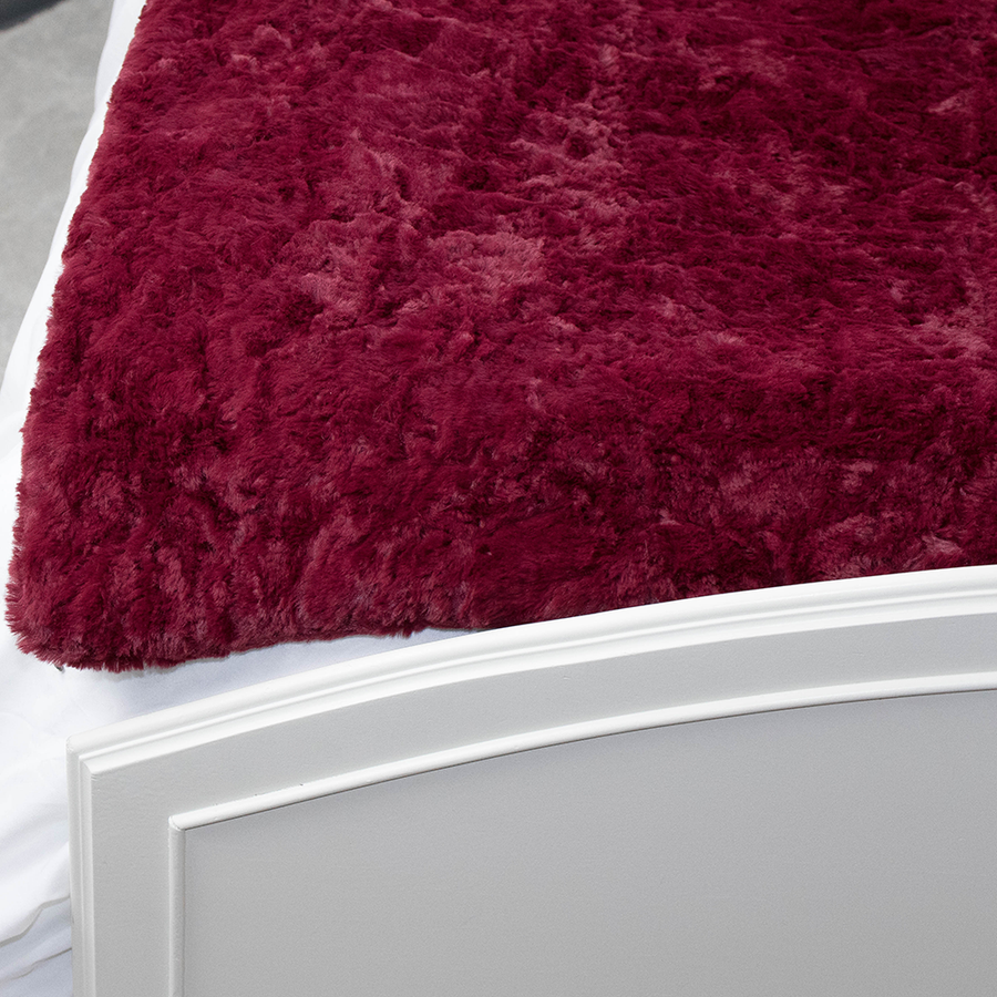 bumblito - plush blanket - Merlot colored blanket - luxuriously soft blanket - heavy thick blanket