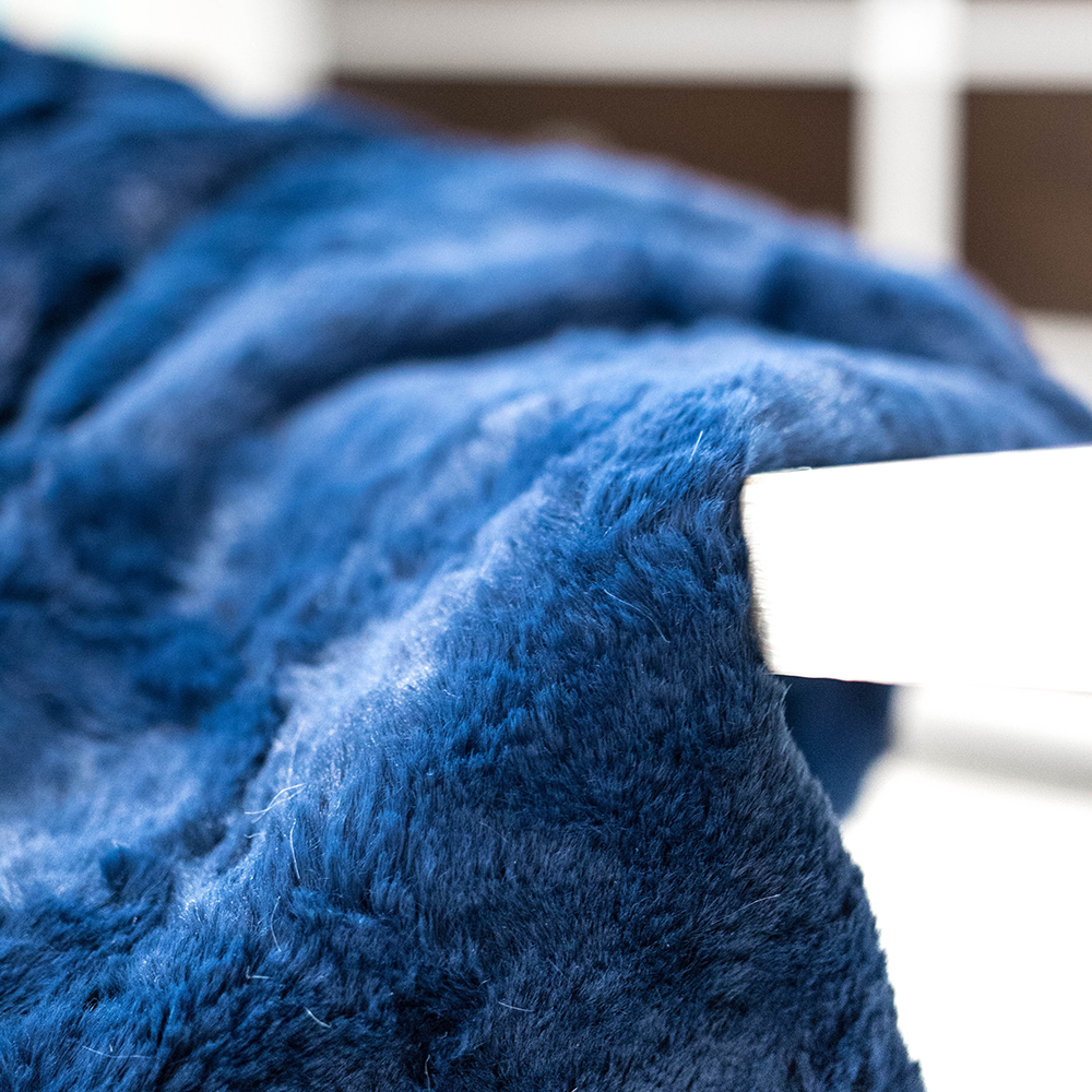 bumblito - Bee Luxe Plush Blanket - Navy color - luxury blanket - two person soft blanket
