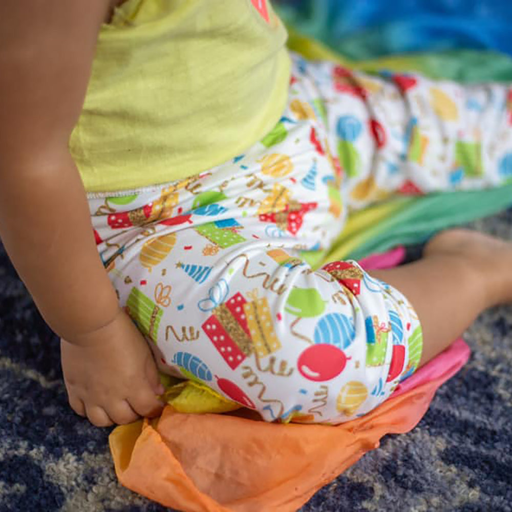 bumblito - leggings - Birthday party balloons and streamers  print - Toddler leggings - soft and stretchy baby and toddler leggings 